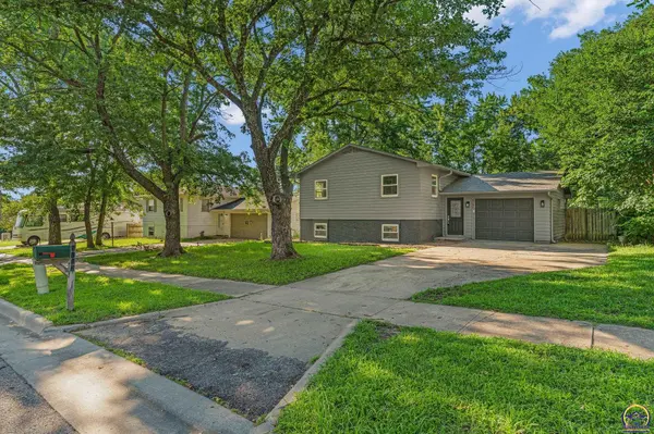 5132 SW 33rd ST, Topeka, KS 66614