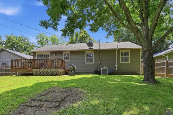 3206 SW 35th TER, Topeka, KS 66614