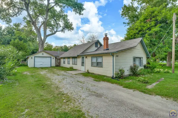 2017 NW Taylor ST, Topeka, KS 66608