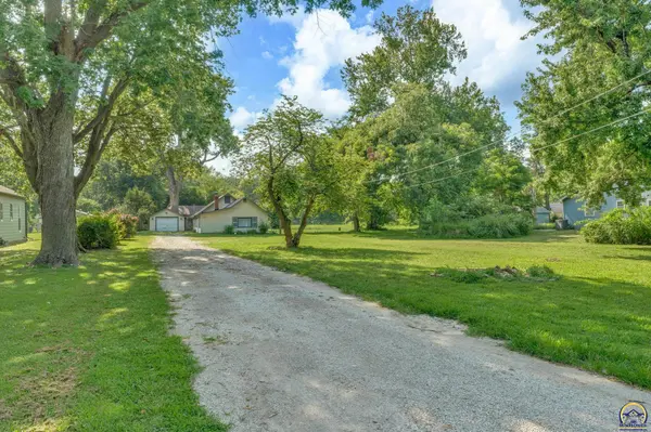 2017 NW Taylor ST, Topeka, KS 66608
