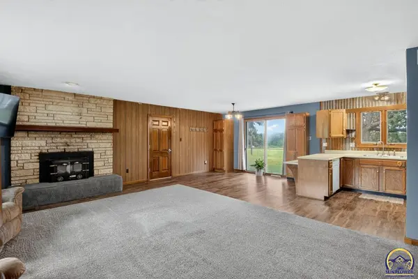449 NW 58th St, Topeka, KS 66617