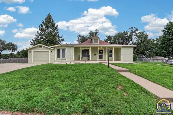 1106 Kansas St, Leavenworth, KS 66048