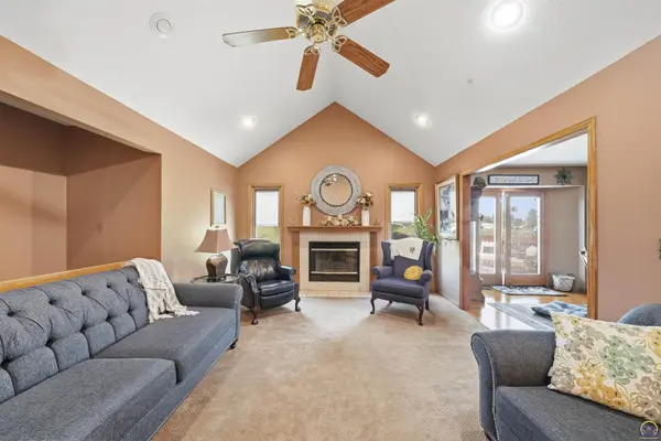 6522 SW 23rd CT, Topeka, KS 66614