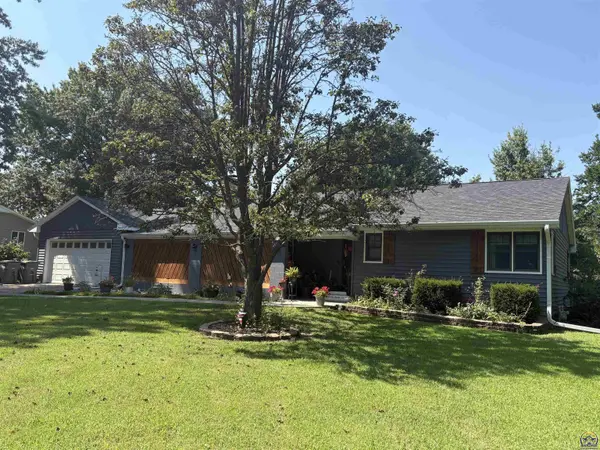 2022 Prairie Ln, Emporia, KS 66801