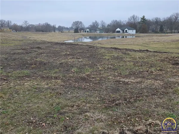 823 W 17th ST, Ottawa, KS 66067-3808
