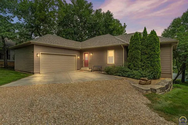 5380 Choctaw LN, Mclouth, KS 66054