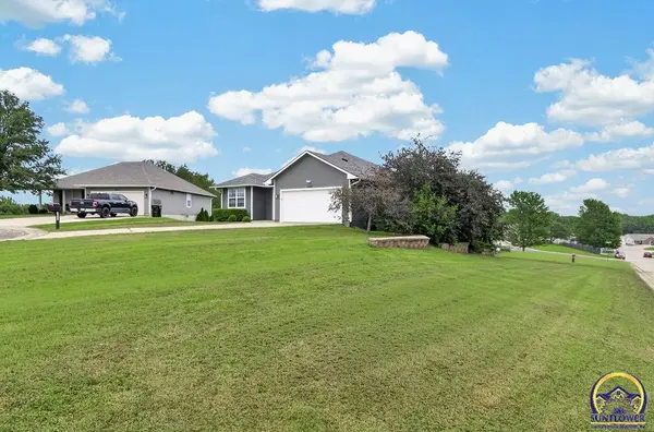 4032 NW Krysten ST, Topeka, KS 66618