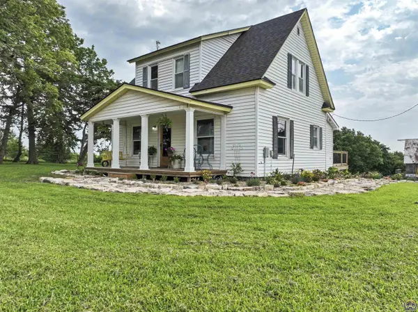 17075 Lincoln Rd, Onaga, KS 66521
