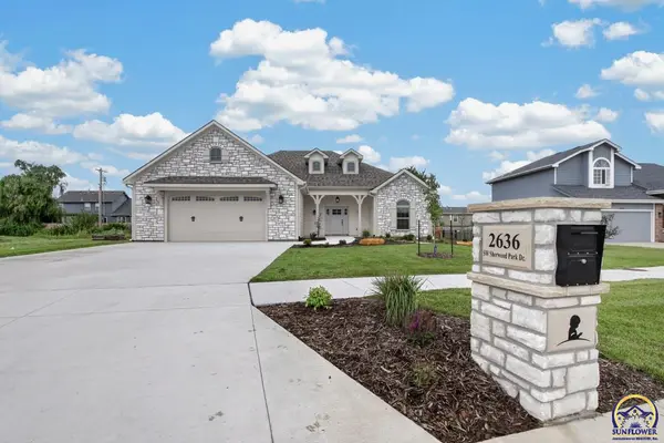 2636 SW Sherwood Park DR, Topeka, KS 66614