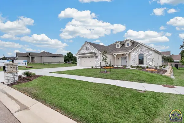 2636 SW Sherwood Park DR, Topeka, KS 66614