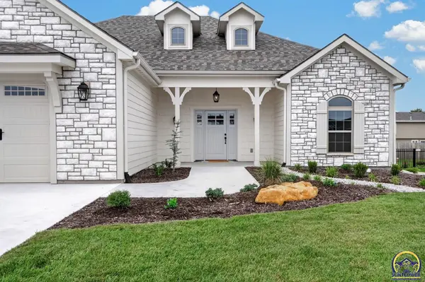 2636 SW Sherwood Park DR, Topeka, KS 66614