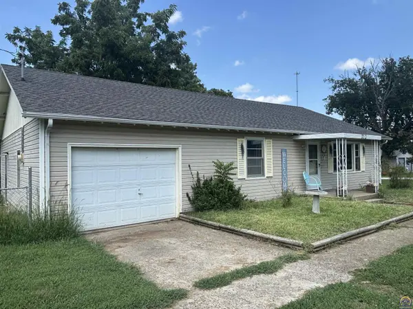 212 E 2nd ST, Waverly, KS 66871