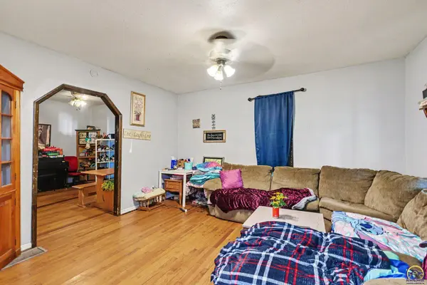 1228 NE Winfield AVE, Topeka, KS 66616