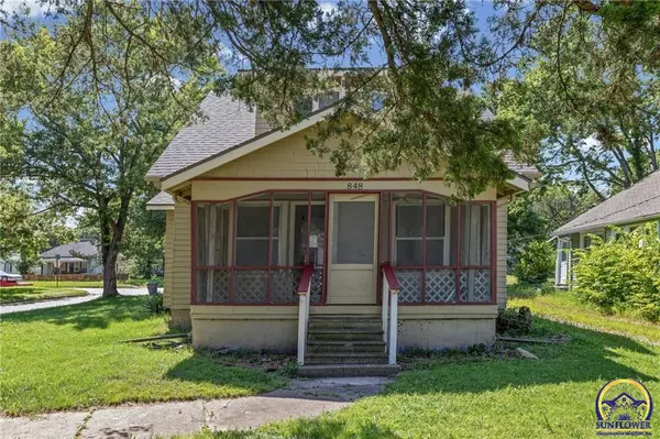 848 Tremont Ave, Ottawa, KS 66067-2733
