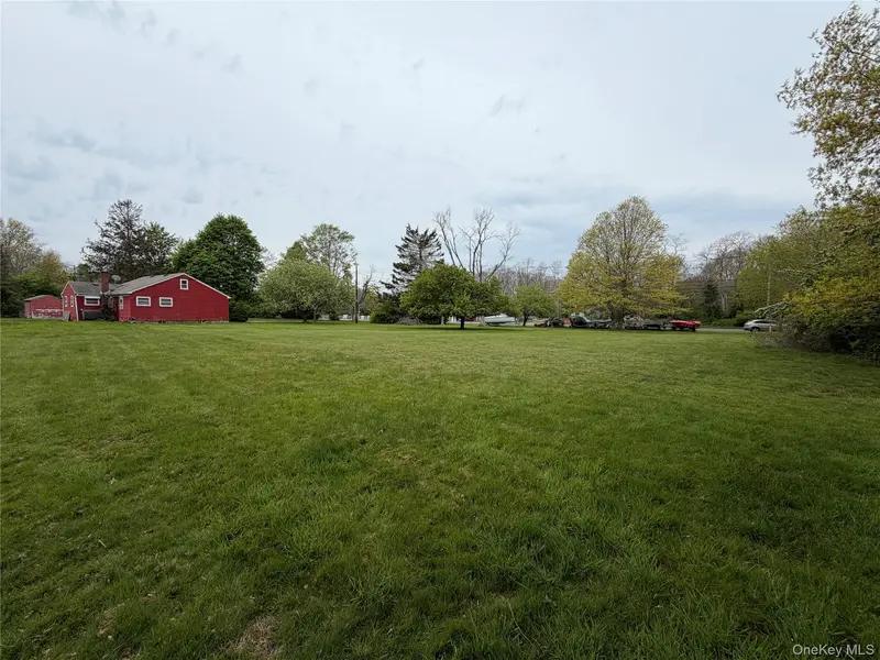 69430 Main RD, Greenport, NY 11944