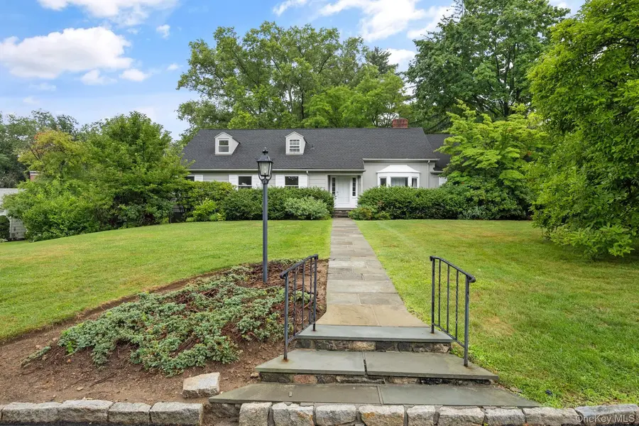 98 Brookby RD, Scarsdale, NY 10583