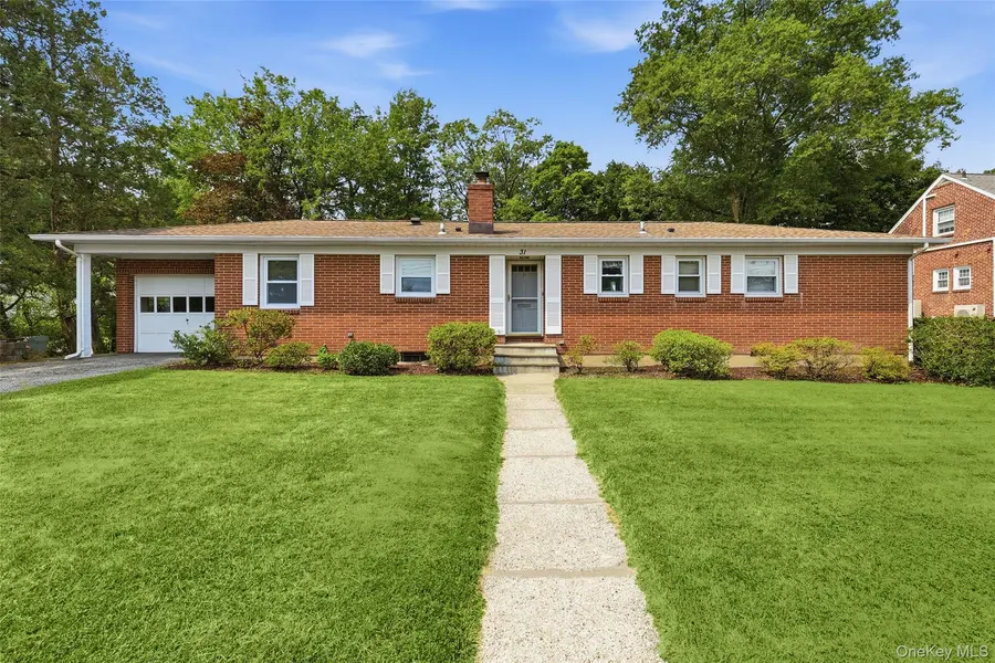 31 Partridge RD, White Plains, NY 10605