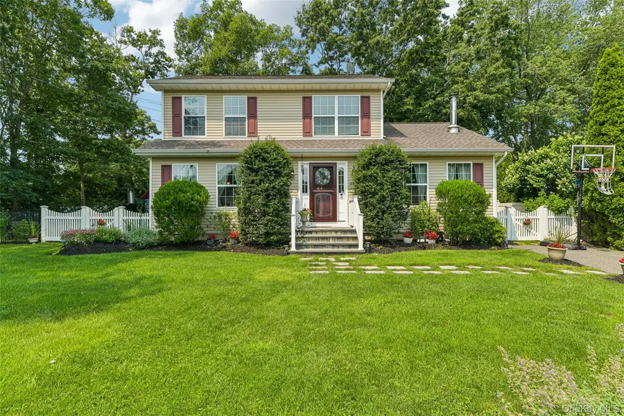 330 Harrison AVE, Miller Place, NY 11764