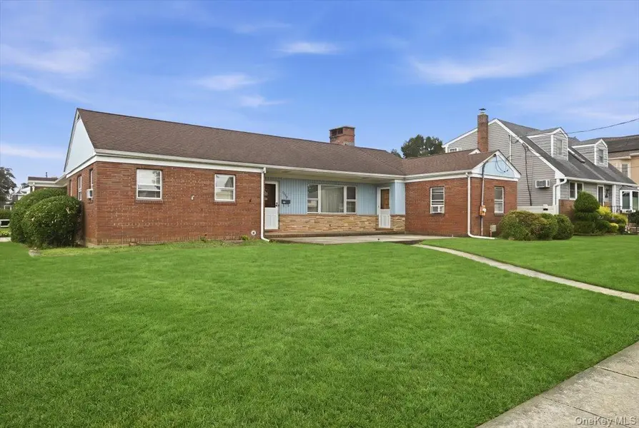 2726 Cypress AVE, East Meadow, NY 11554