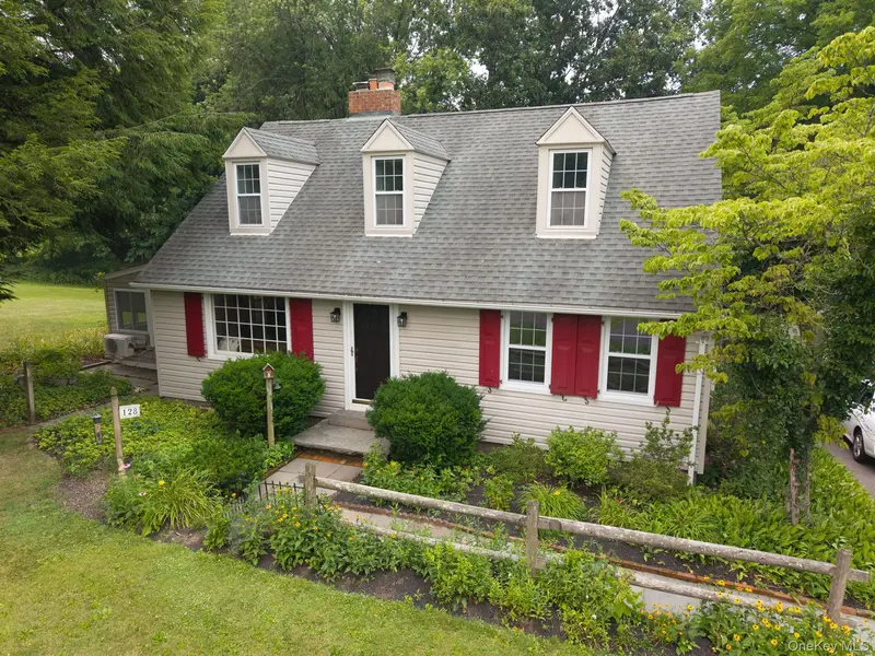 128 Rosa LN, Hurley, NY 12443