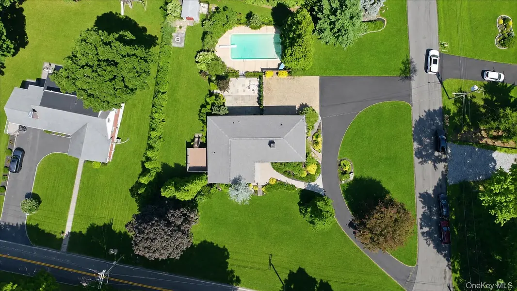 236 Westlake DR, Valhalla, NY 10595