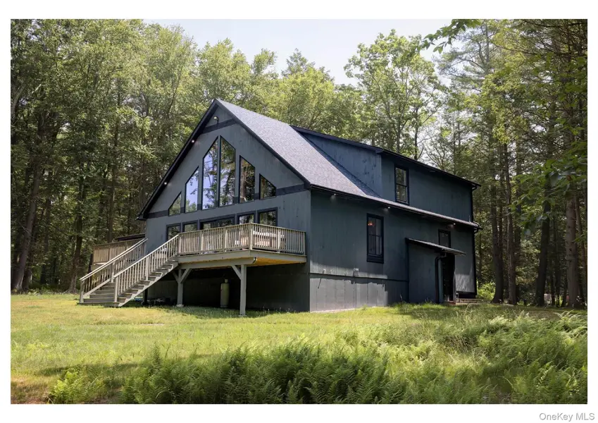 301 Reyer RD, Narrowsburg, NY 12764