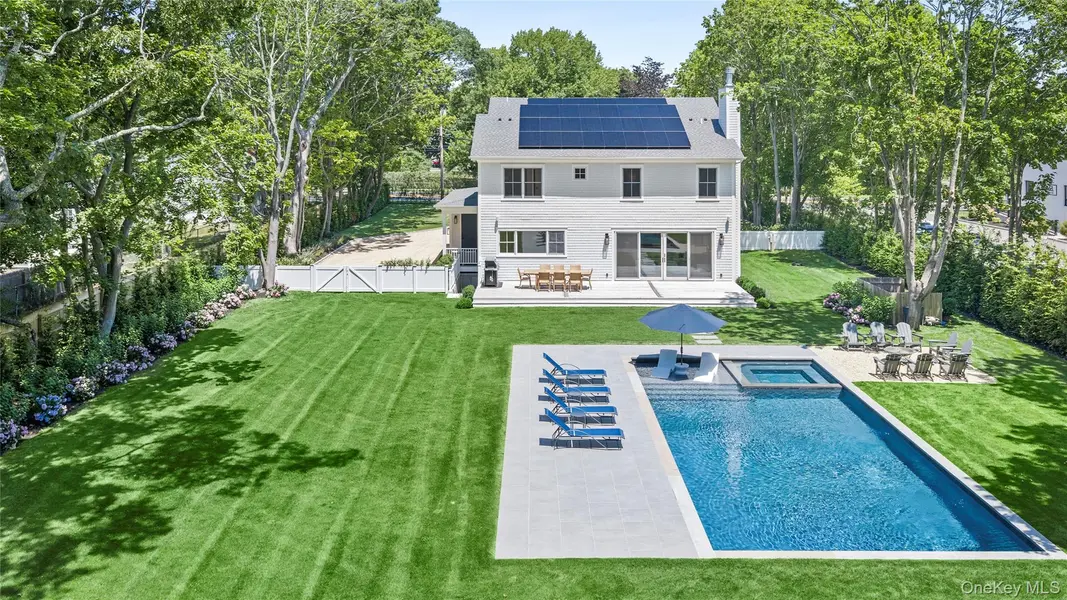 Westhampton, NY 11977