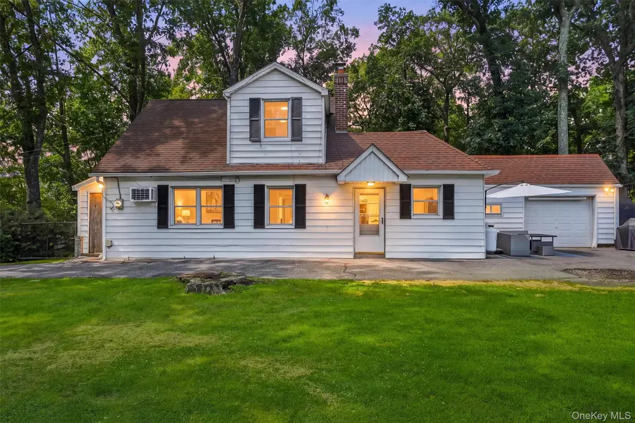 28 Mahopac AVE, Amawalk, NY 10501