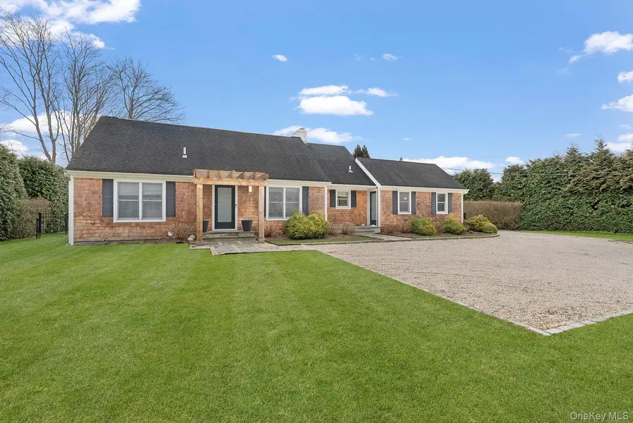 770 Hill ST, Southampton, NY 11968