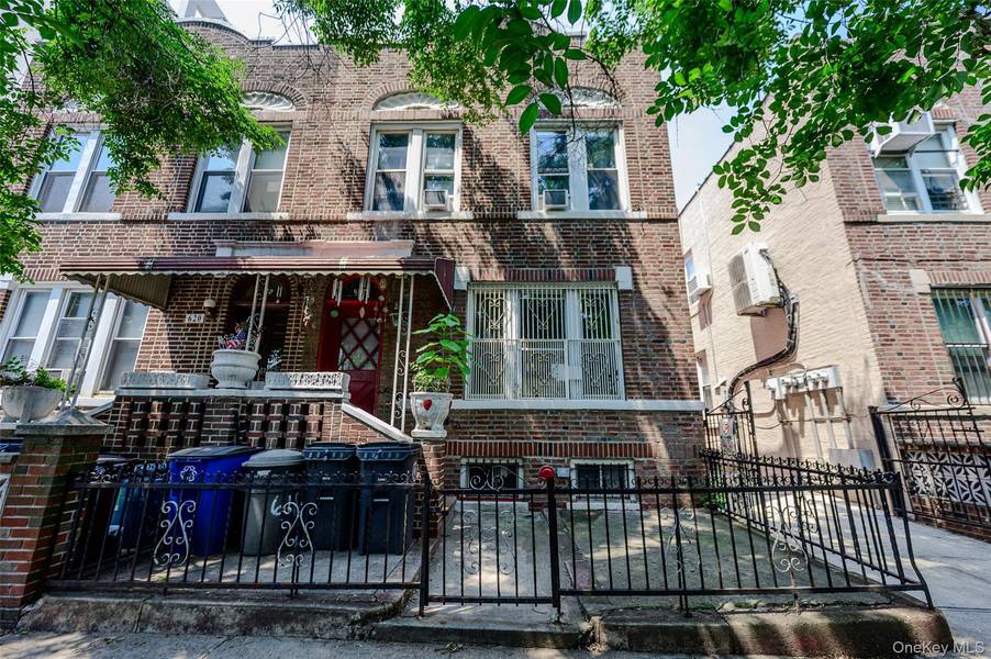 618 E 2nd ST, Brooklyn, NY 11218