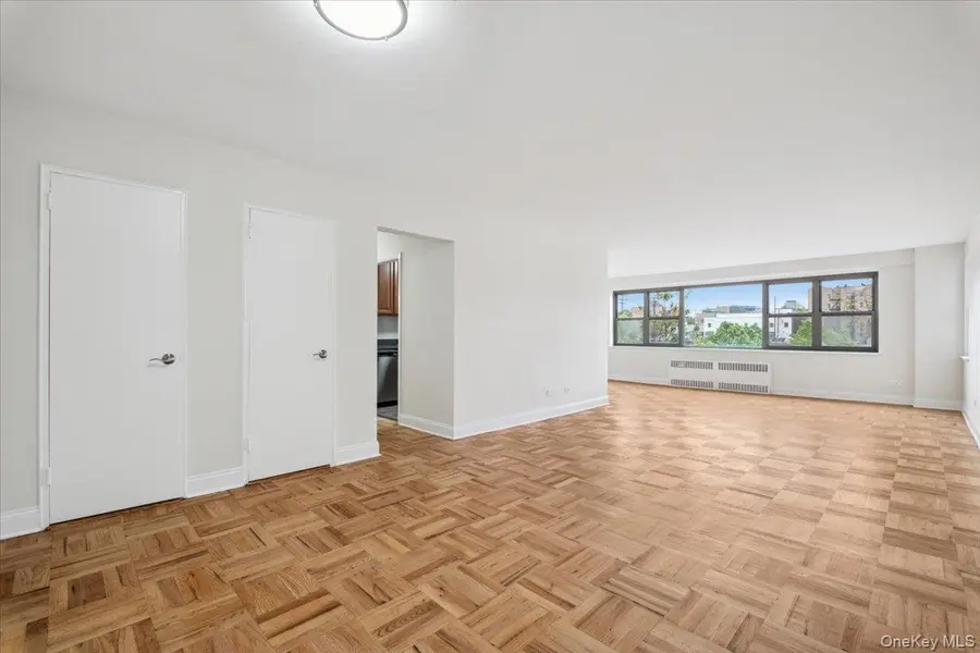 2 Washington SQ #1G, Larchmont, NY 10538