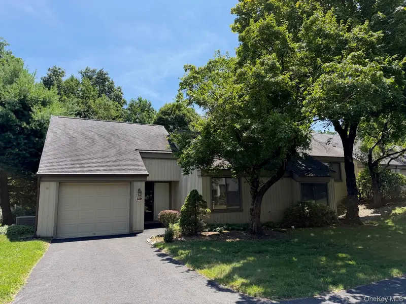 493 Heritage HLS #A, Somers, NY 10589