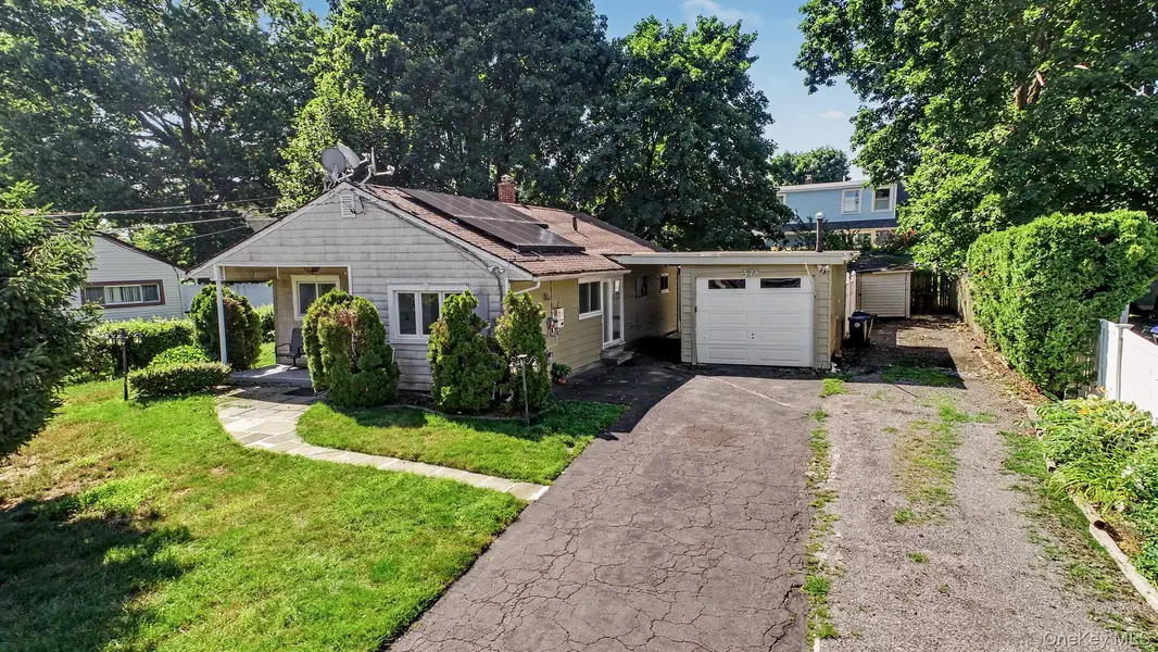 376 County Center RD, White Plains, NY 10603