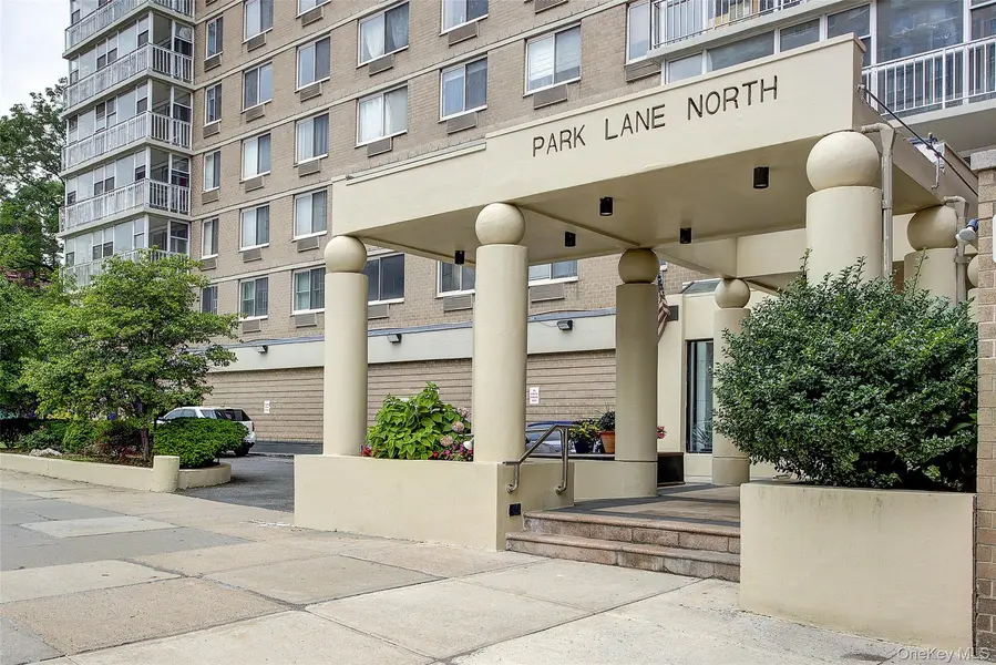 118-17 Union TPKE #11J, Forest Hills, NY 11375
