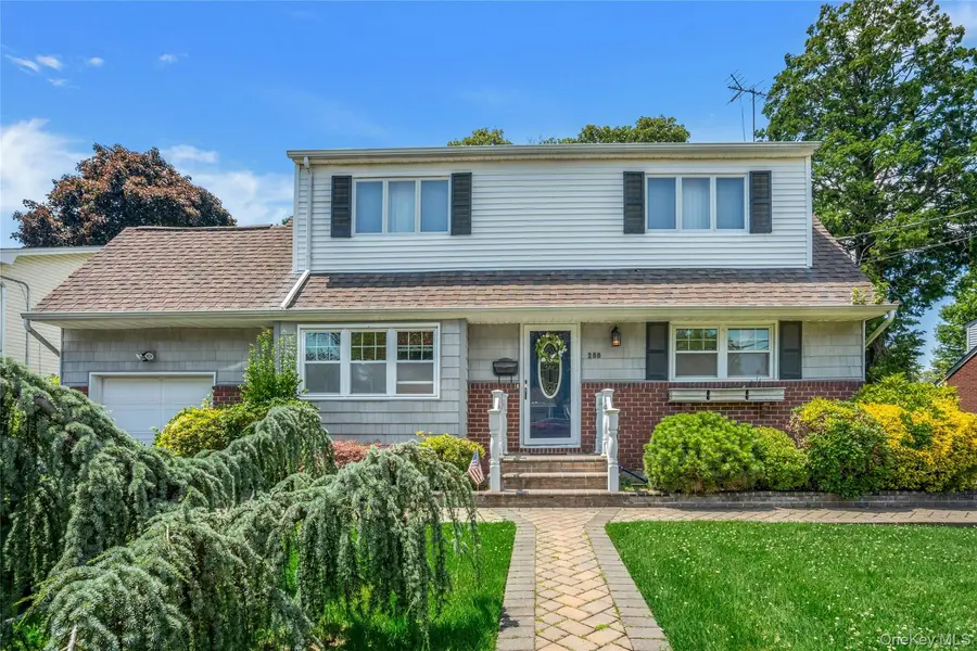 280 Van Cott AVE, Farmingdale, NY 11735