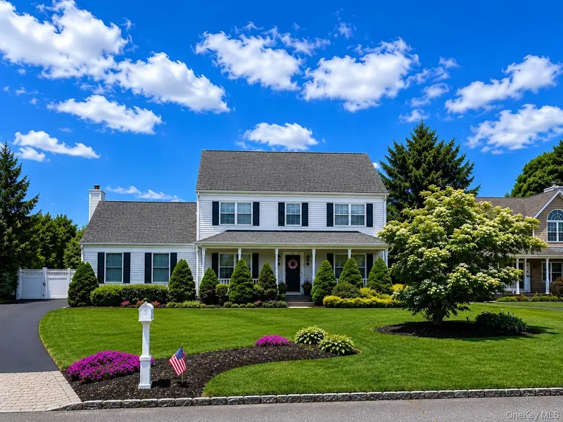 91 Tallmadge TRL, Miller Place, NY 11764