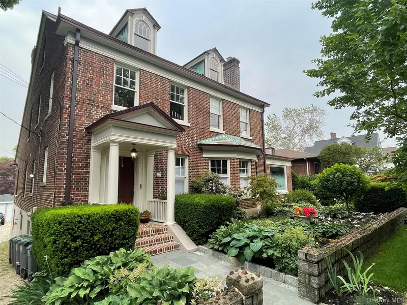 330 3rd AVE, Pelham, NY 10803