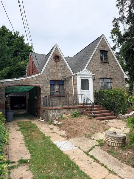 610 Harless PL, West Hempstead, NY 11552