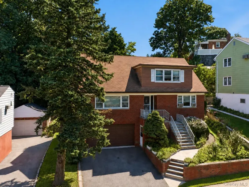 172 Park Hill AVE, Yonkers, NY 10705