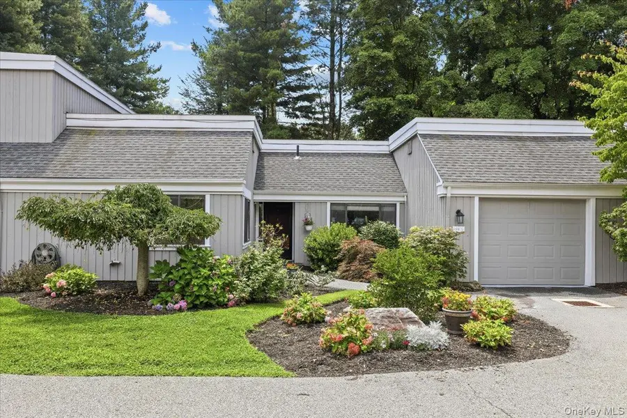 159 Heritage HLS #B, Somers, NY 10589