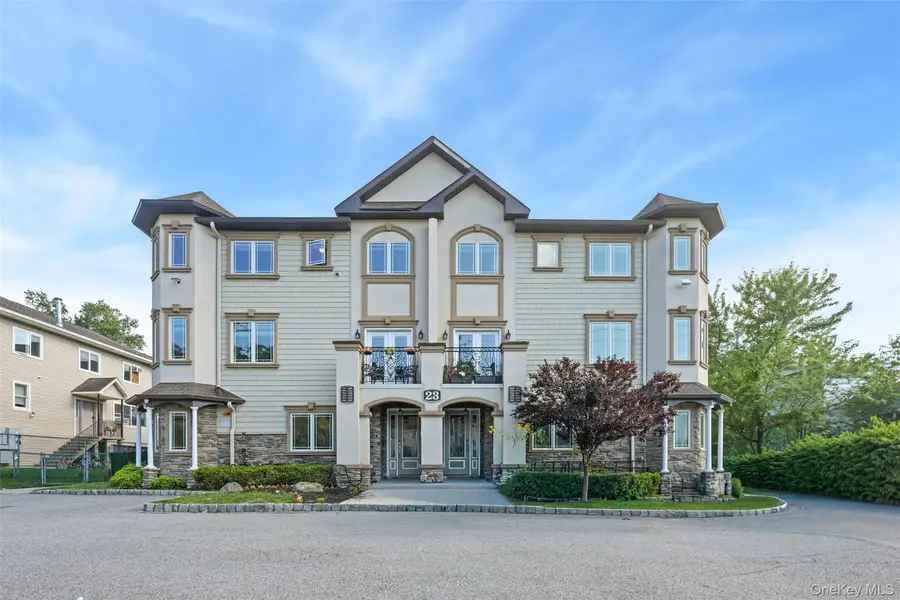 23 Calvert DR #111, Monsey, NY 10952