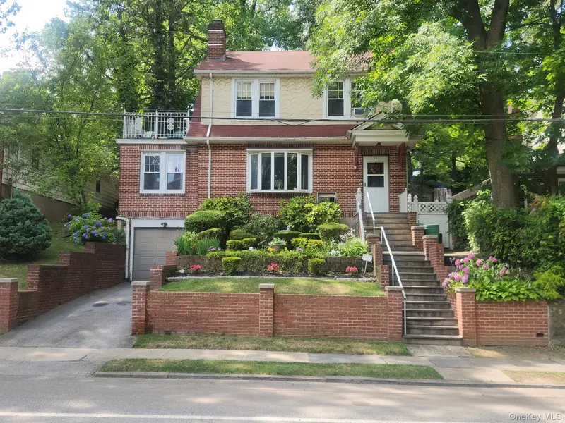 15 Rumsey RD, Yonkers, NY 10705