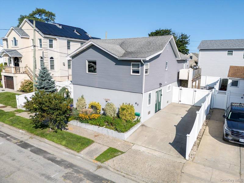 67 Radcliffe RD, Island Park, NY 11558