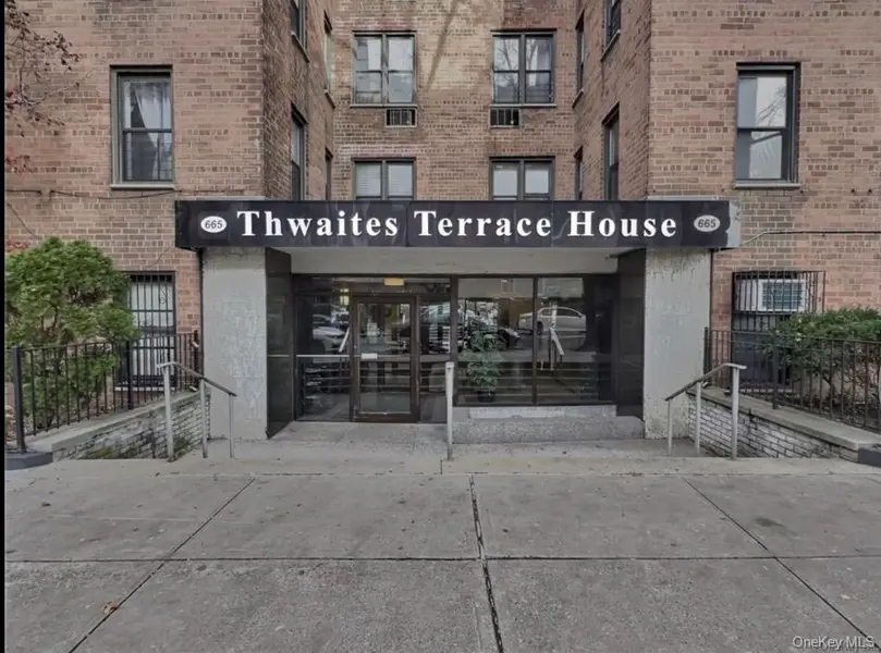 665 Thwaites PL #5X, Bronx, NY 10467