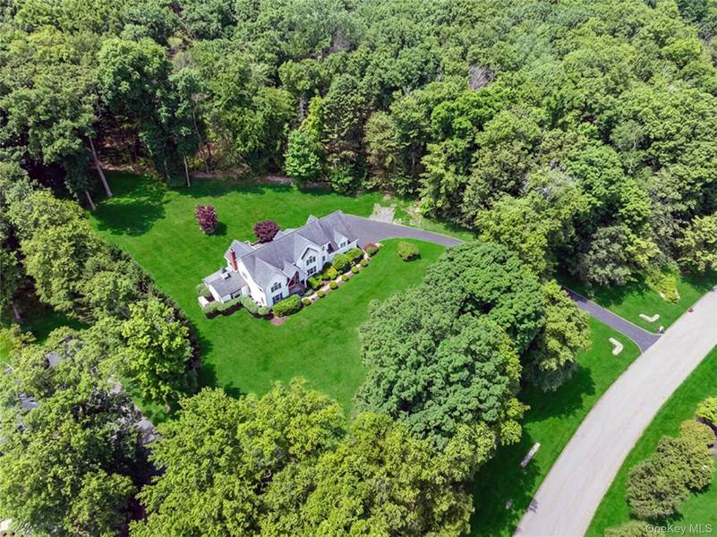 10 Adams Farm RD, Katonah, NY 10536