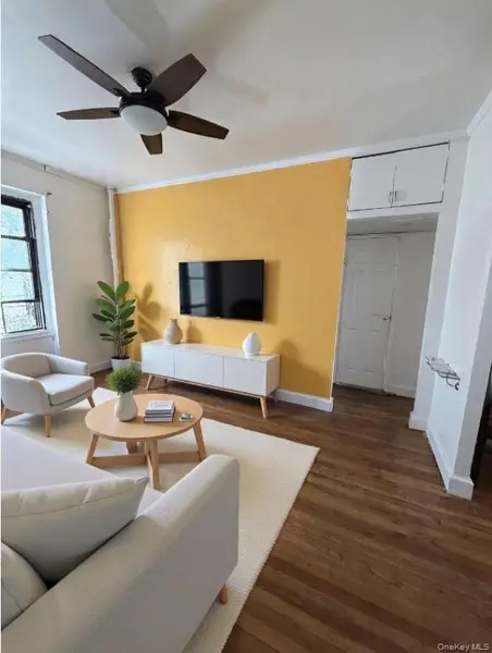 2167 33rd ST #3H, Astoria, NY 11105