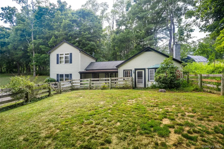 205 Marshall RD, Salt Point, NY 12578