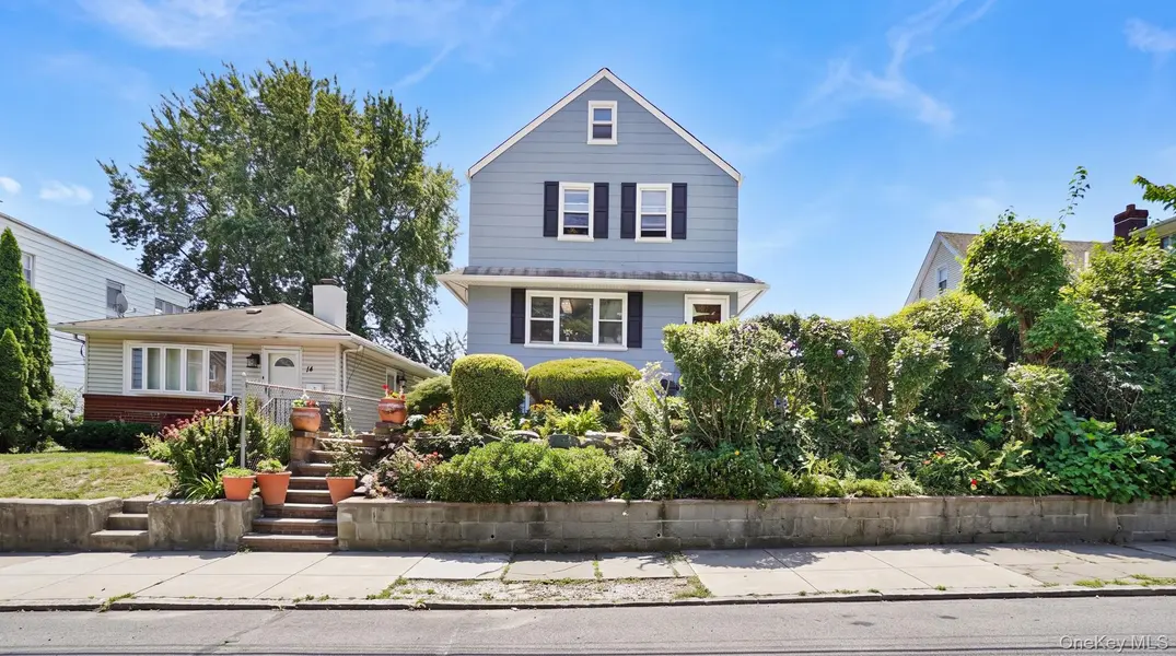 18 Edgewood AVE, Yonkers, NY 10704