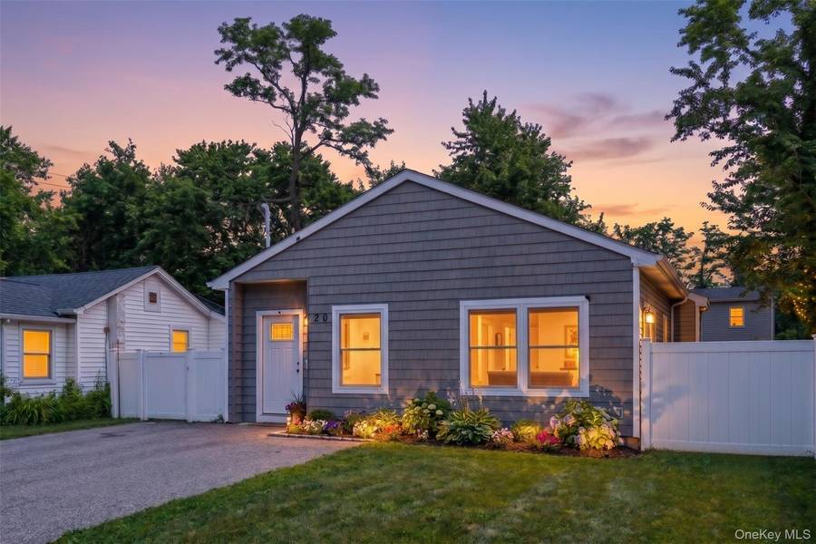 20 Cedar RD, Mastic Beach, NY 11951