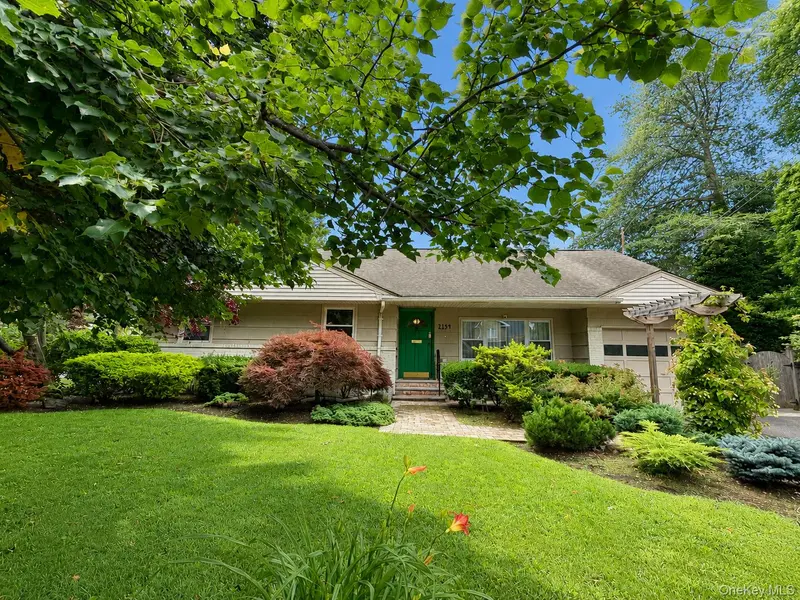 2154 Marion AVE, Merrick, NY 11566